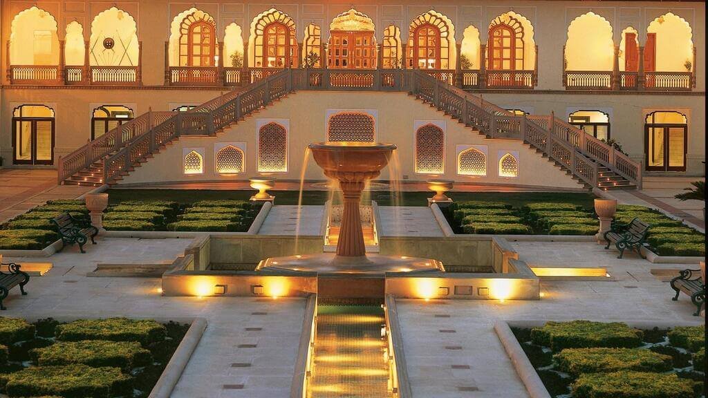 luxurious hotel in india