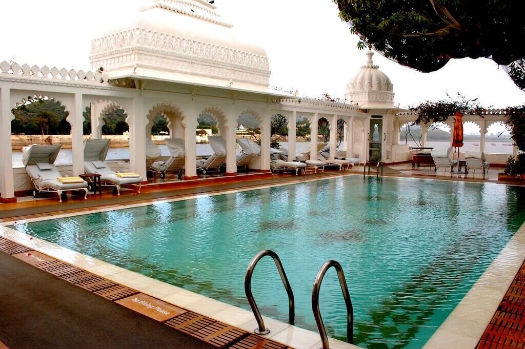 luxurious hotel in india