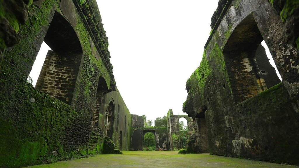 Dominican Monastery: places to visit in daman
